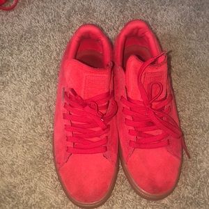 Red Suede Pumas Unisex Men 8 Women 9.5-10